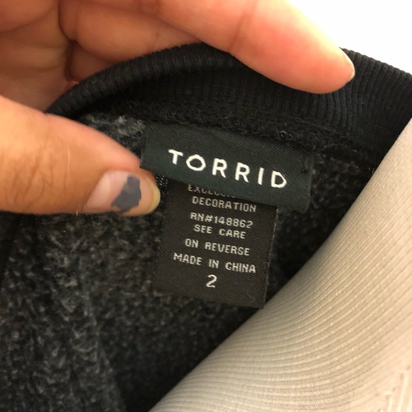 Torrid | Lace Up Front Sweatshirt Size 2 - Picture 3 of 7